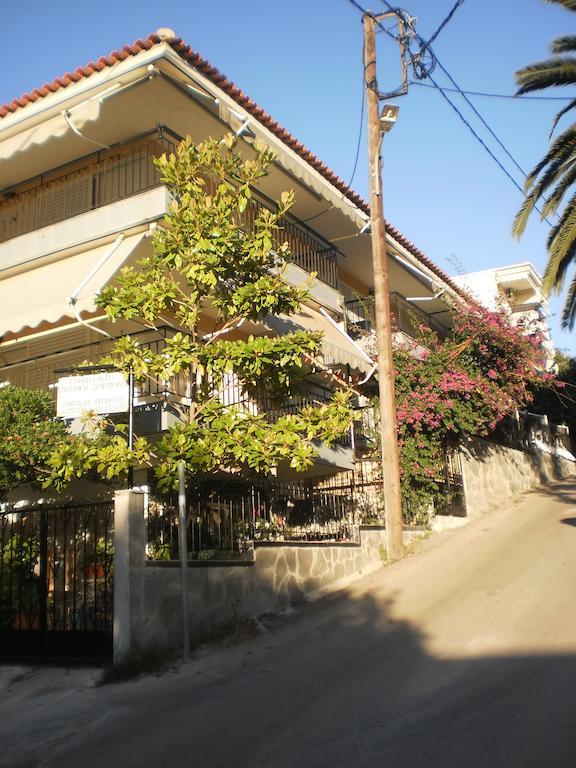 Zavrakli Apartment อาเกีย ปาราสเควิ ภายนอก รูปภาพ